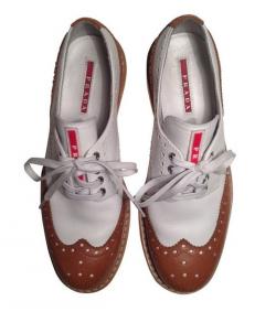 Sportlich elegante Prada Brogues